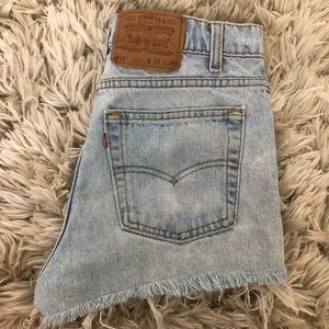 High wasted Levi Jean Shorts
